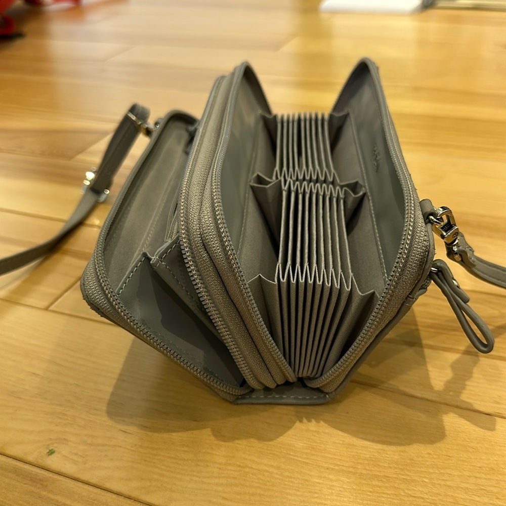 Mia & Luca pale grey wallets with multiple pockets and concertina files style